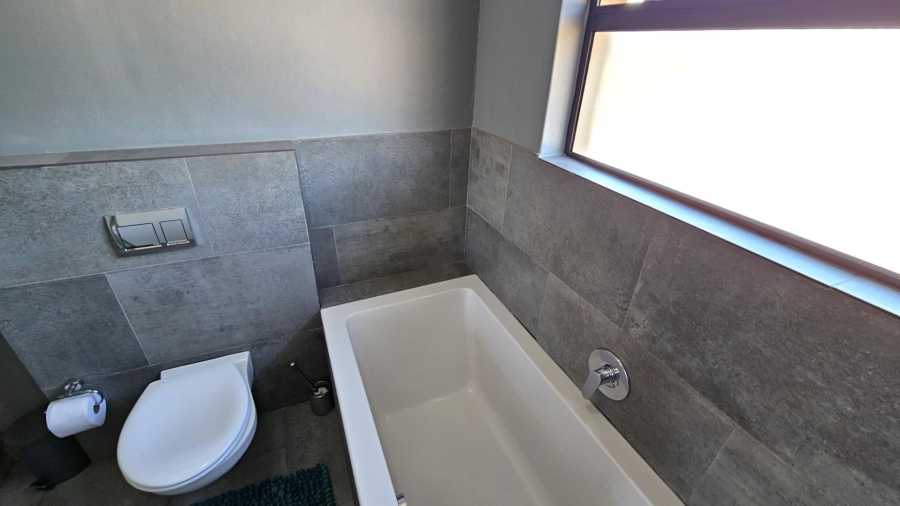 3 Bedroom Property for Sale in Melodie North West